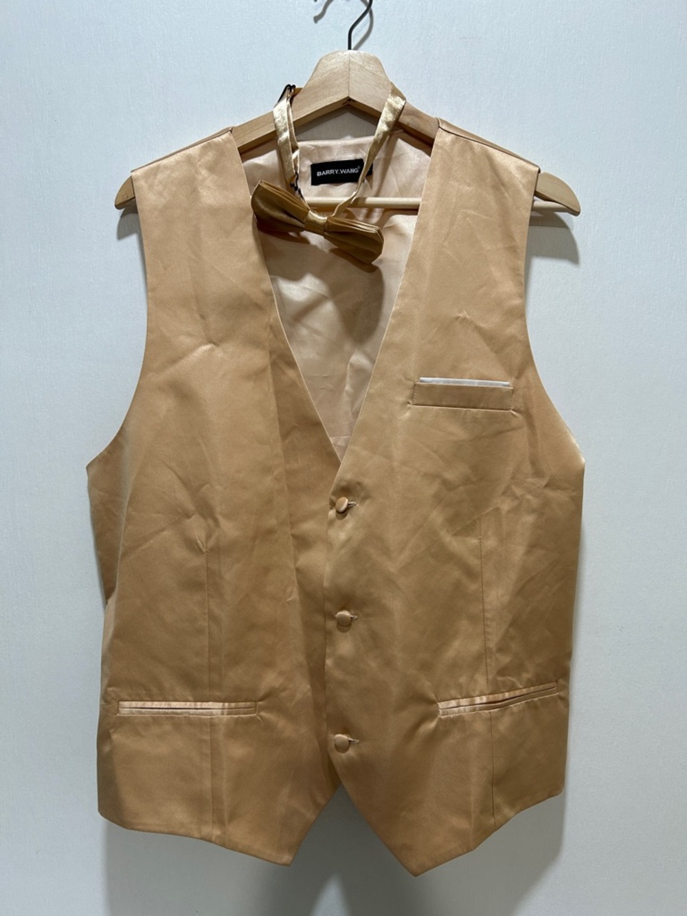Barry.Wang Men’s Gold gold Satin waistcoat Set  with  bow tie Sz Medium